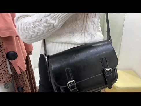 ❤️ Публична мастурбация на младата кучка FeralBerry с вибратор в стаята за обличане ❤️ Ебане видео в bg.eggporncomics.ru ❌❤
